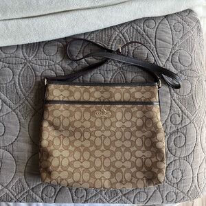 Coach File Crossbody in Signature Jacquard